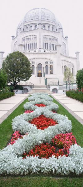 File:2003-09-13@12-16 Baha'i House of Worship.jpg